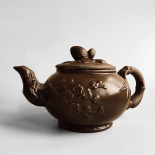 Великий чайник для чайної церемонії "Зимова слива" (700мл)